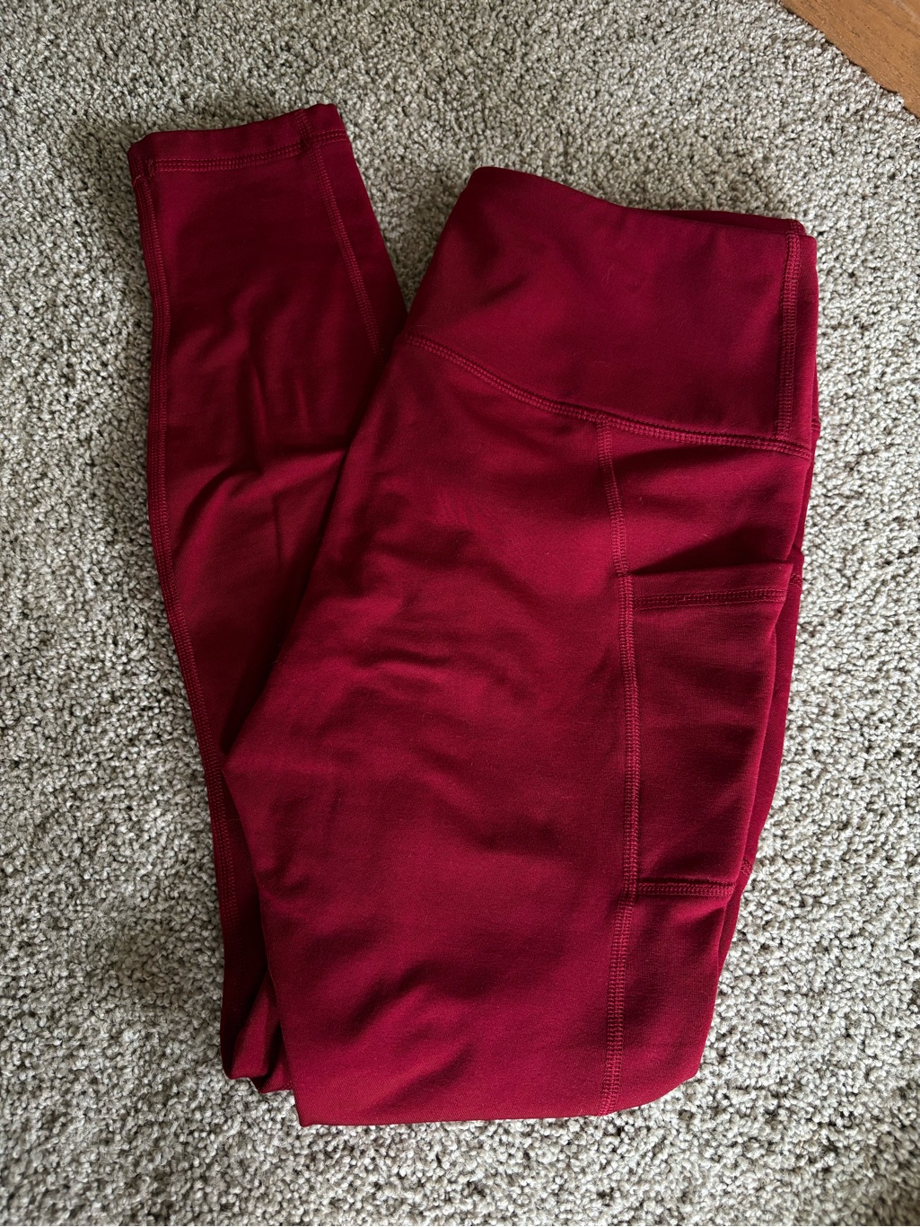 High-Waist Burgundy Active Leggings With Side Pocket